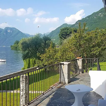 Sleeps 6 Pool Air Con Wifi *